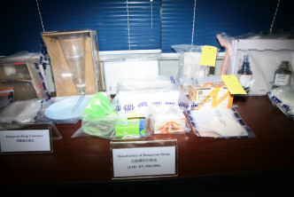 警方搜出毒品及制毒工具