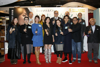 刘嘉玲、吴肇轩、余香凝等出席《以青春的名义》首映礼。