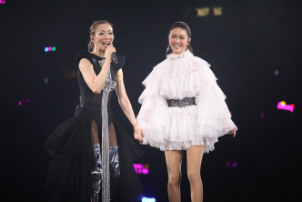 薛凯琪曾任Sammi香港个唱表演嘉宾，她希望明年在红馆开骚。