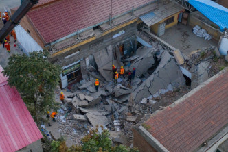 山西省臨汾市襄汾縣一家兩層樓高的酒家，前天上午突然坍塌。