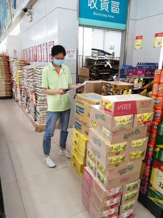 澳门市政署强调，货源稳定充足，呼吁市民无需恐慌抢购食品。新闻局FB图片