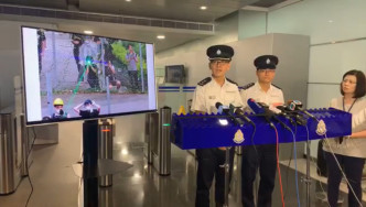 警察公共关系科高级警司江永祥及港岛总区总督察古兆辉会见传媒。