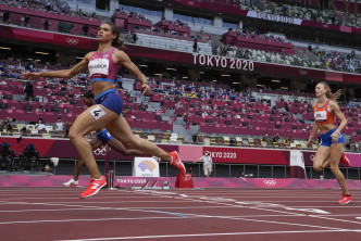 麦洛莲继六月底美国田径场奥运选拔赛后，再次刷新女子400米栏世绩。 AP