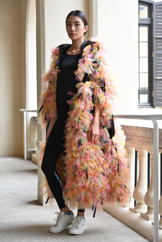 Crafted Outer/$12,800、黑色背心/$580、Leggings/$580。