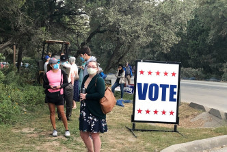 德州有选民提前投票。AP图片