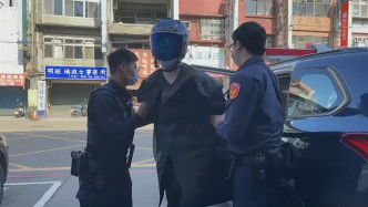 蒋男被警方拘捕。中时