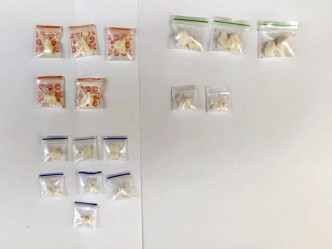 警方在兩個房間內搜出合共大約190克懷疑可卡因，以及大約8.5克懷疑冰毒。警方圖片