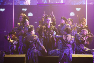 滨崎步昨晚假埼玉三乡市文化会馆举行演唱会。