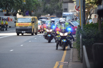 警方沿路防范。