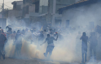 委內瑞拉軍警連日來在邊境地區與示威者連場流血衝突。AP