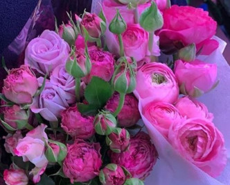 粉紅色玫瑰少不得。Instagram
