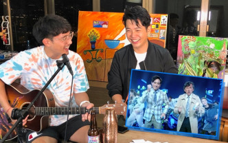 东东和Alex搞笑合唱阿Lam的洗脑广告歌。