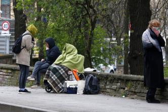 克羅地亞民衆上街避地震。AP