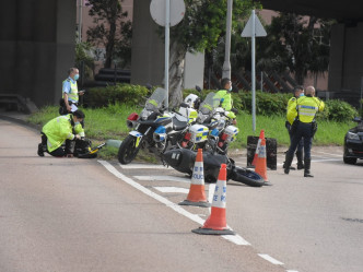 警員封鎖九龍灣偉業街意外位置進行調查。