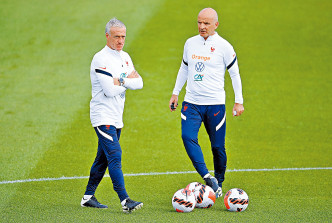 迪甘斯（左）表明法國隊大門會為有質素的球員長開。