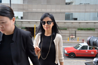 陈婉玉今早抵达法庭。