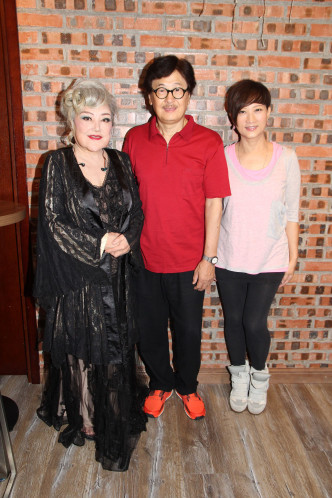 邵音音、唐韦琪及孙敬安今日出席全球华人流行音乐总会主办的《母亲节live show》。