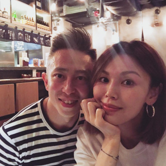 何嘉莉跟第二任丈夫Gerald於15年結婚。