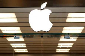 特朗普今天呼籲蘋果公司由中國改為在美國生產其產品。AP