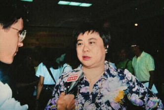 梁冰濂92年获委为首任女性暂委按察司的访问照。资料图片