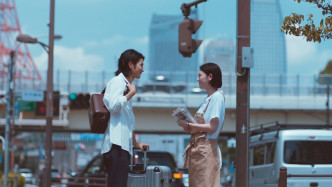 MV中清純美麗的女主角三吉彩花也是大家討論的話題之一。 三吉彩花IG