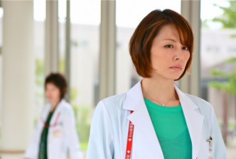 米倉涼子演技出色，在《Doctor-X》的女醫神形象深入民心。