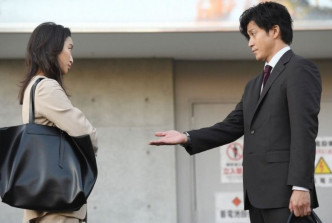 小栗旬的新剧讲日本发生灾难，惹来观众热烈谈论。