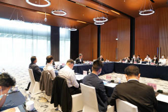 谘委会在南沙召开第一次工作会议，会上就南沙未来的整体规划交换意见。