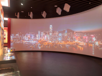 展覽主題為「夢起東方」，設「中國夢」、「強軍夢」、「香江衛士」三個主題展廳。