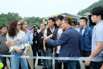 李佳芯跟吳業坤在現場起衝突。