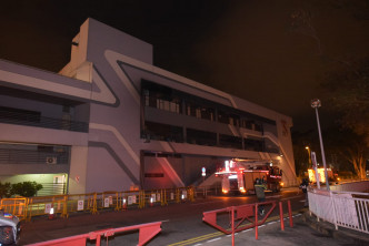 沙田禾輋邨商场一间酒楼的厨房发生火警。