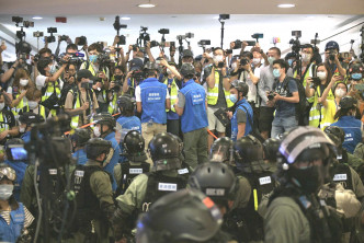 林郑月娥希望为记者提供协助，但不会对警方执法行动造成障碍。资料图片