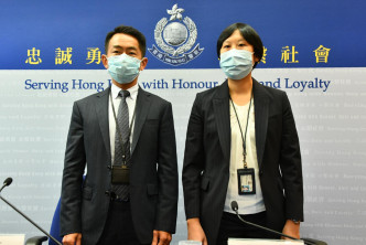 警方毒品调查科总警司锺咏敏及毒品调查科财富调查组警司邹祥有下午会见传媒。