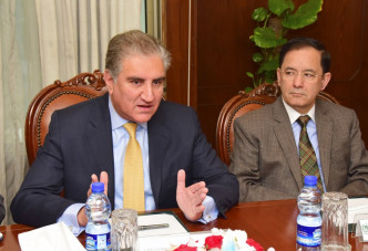 巴基斯坦外交部长Shah Mahmood Qureshi（左）。AP