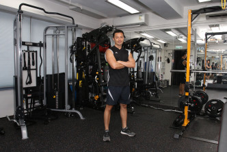 Ronny教健身和結他都是單對單授課，健身室除了教健身，也會用來教結他。