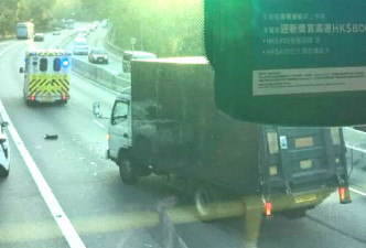 货车与私家车相撞。网民林少骏‎图片