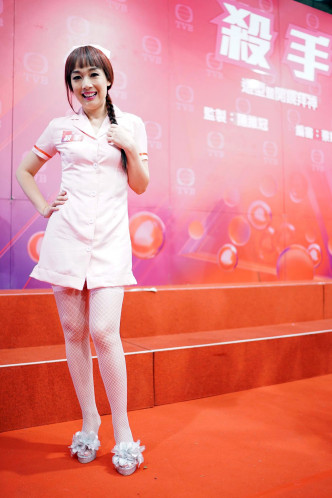 今年同TVB轉一年一Show，轉約前拍最後一個劇《殺手》扮一樓一鳳的鳳姐。