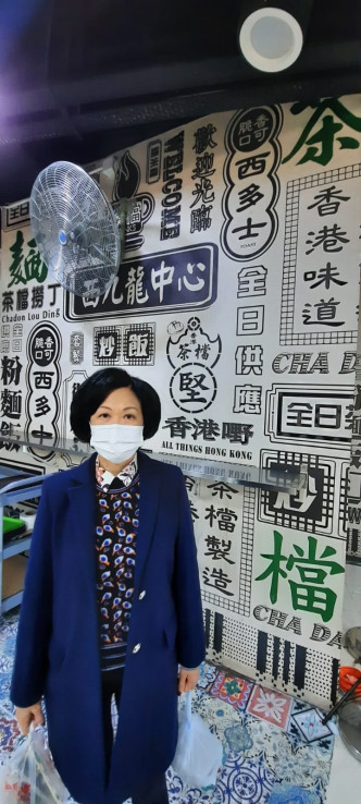 葉劉淑儀昨日到訪西九龍中心美食廣場。葉劉FB圖片
