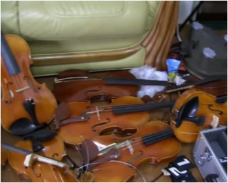 河宮碧毀壞前夫所擁有的54個小提琴及70枝琴弓。