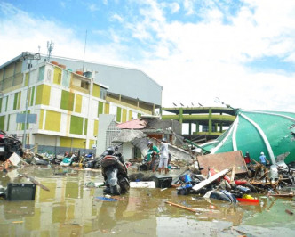 印尼海啸死伤惨重被指因当局错误。AP