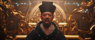 李連杰的皇帝造型霸氣十足。