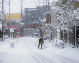 日本北部和東北部持續暴風雪。