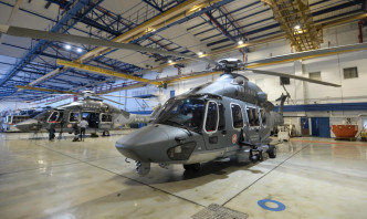 飛行服務隊向立會申請撥款後，透過招標購入7部法國的H175直升機，每部約需2億港元。