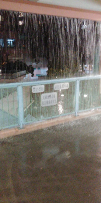 北區下大雨。網民Anthony Heung圖片