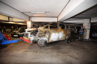 景林邨停车场遭人纵火。