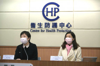 张竹君（左）指疫情比较反覆仍然要观察。