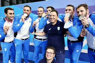 希臘奧運水球隊昨奪得銀牌。AP