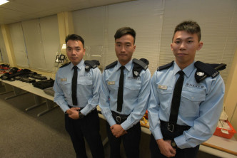 三名警員分享救人經過。黃文威攝