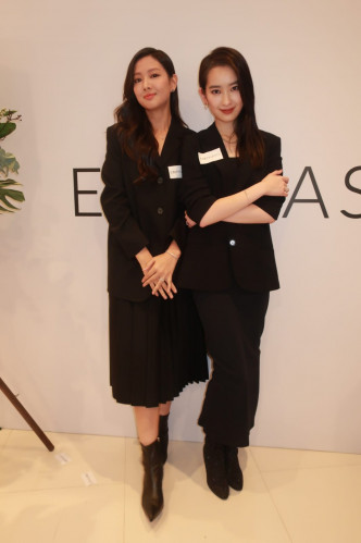 谭旻萱（左）与林恺铃有互看对方MV。