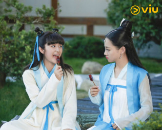 蒋依依（左）与吴佳怡在《哪吒降妖记》分别饰演哪吒与东海公主。